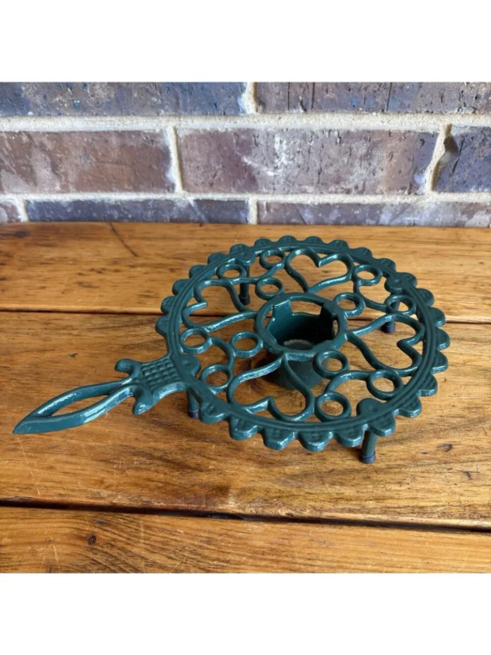 Vintage Cast Iron Chafing Trivet Green Enamel Heart Tealight Candle Center